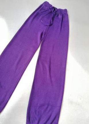 Довгі в'язані штани яскравого насиченого фіолетового кольору палаццо  длинные вязаные брюки  яркого5 фото