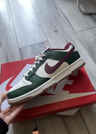 Кроси nike dunk low george green team red