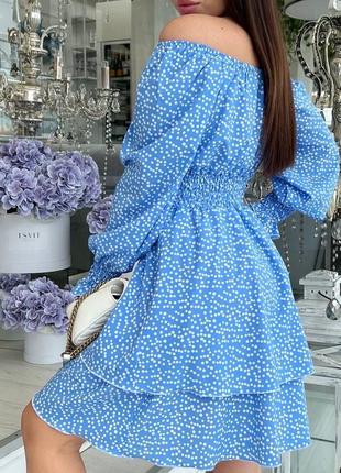 Платье с двойной пышной юбкой голубое черное белое расклешенное в цветочек в горошек с открытыми плечами с рукавами три четверти вечернее на выход3 фото