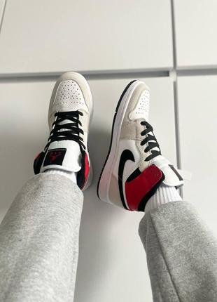 Кроссовки nike air jordan 1 retro white grey red