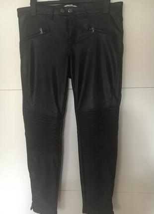 Стильные брюки из эко кожи1 фото