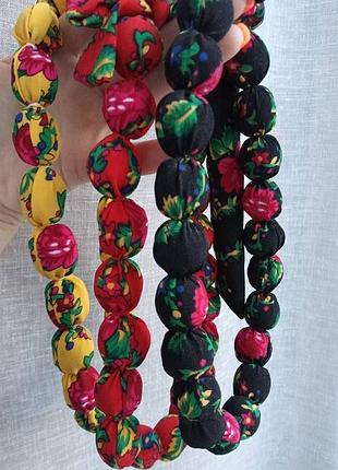 Народне українське намисто тканина та дерево