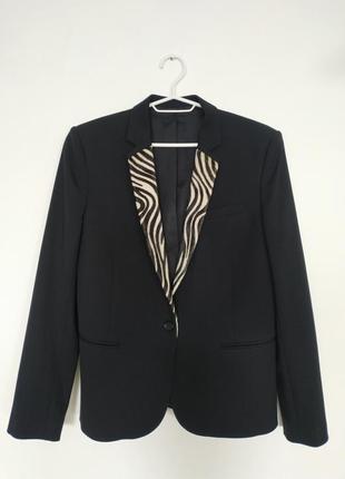 Брендовый черный пиджак с натуральным кожаным воротником2 фото