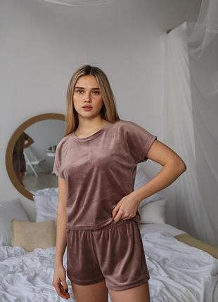 Оксамитова піжама