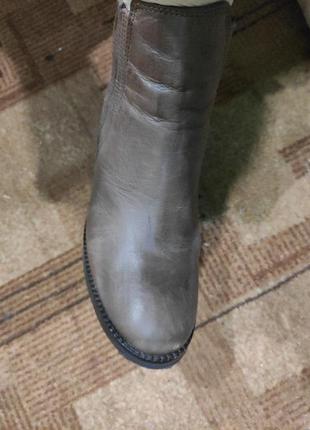 Шкiрянi жiночi черевики