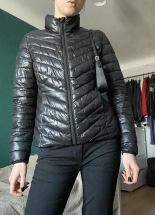 Черная куртка