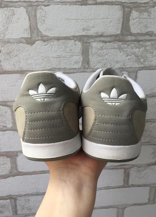 Кроссовки adidas из натуральной кожи2 фото