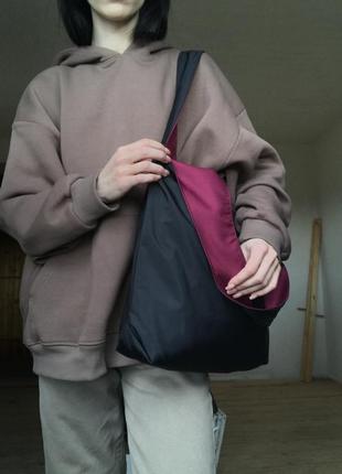 Двухсторонняя сумка из плащевки и водонепроницаемой ткани с карманом3 фото