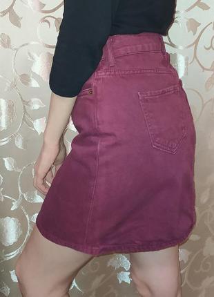 Джинсовая юбка бордовая короткая3 фото