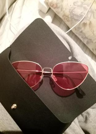Солнцезащитные розовые стильные очки1 фото