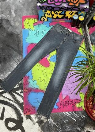 Завужені стрейч джинси з фабричним потертостями topman spray on skinny1 фото