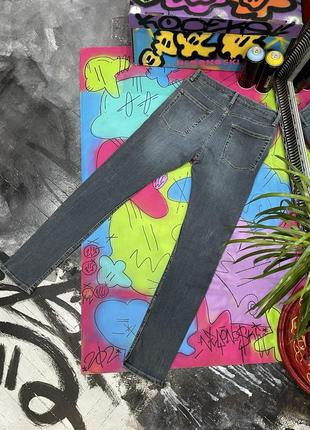 Завужені стрейч джинси з фабричним потертостями topman spray on skinny7 фото