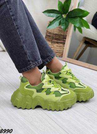 Зеленые кроссовки на высокой подошве6 фото