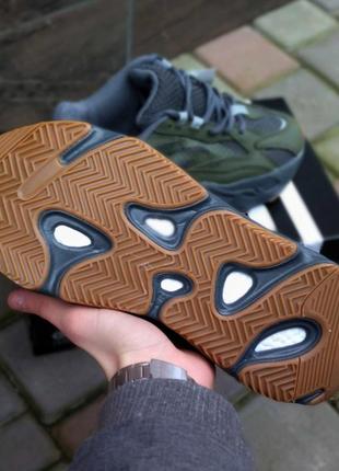 Брендові чоловічі кросівки / якісні кросівки adidas yeezy boost 700 v2 khaki на кожен день7 фото