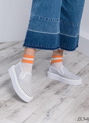 Кожаные слипоны с перфорацией натуральная кожа лежаные слипоны сандалии с перфорацией натуральная кожа