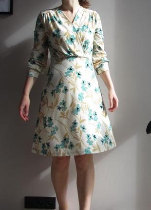 Біла сукня у квітковий принт h&m