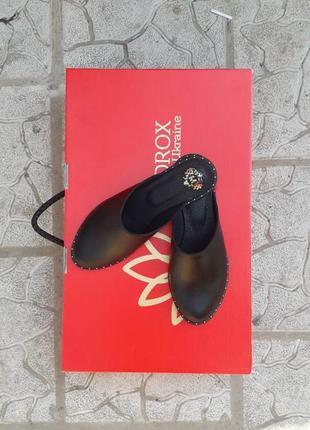 Шльопанці шкіра!! босоніжки, туфлі мюли підошва з металевими вставками