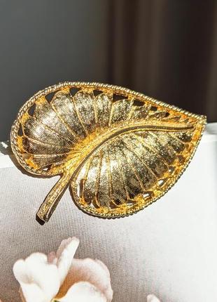 Винтажная брошь лист золотая броша листочек винтаж