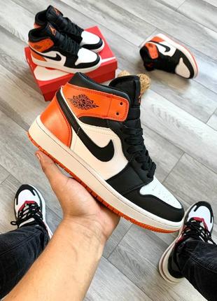 Кросівки nike air jordan retro 1 orange