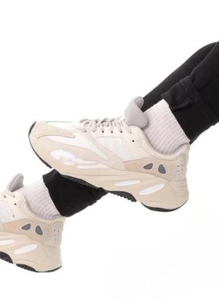 Кроссовки adidas yezzy 700