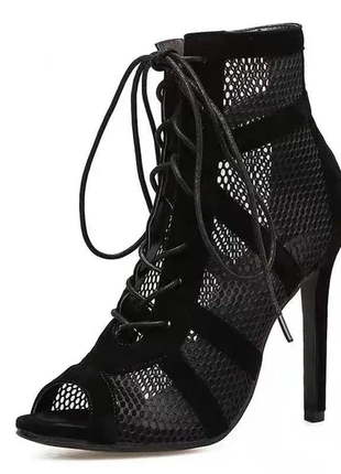 Танцевальные туфли для занятий с high heels. 36,37,38,39 размеры в наличии