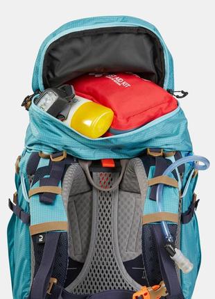 Женский туристический рюкзак для трекинга forclaz mt500 air (45л + 10л) 65 x 35 x 30см с дождевиком голубой8 фото