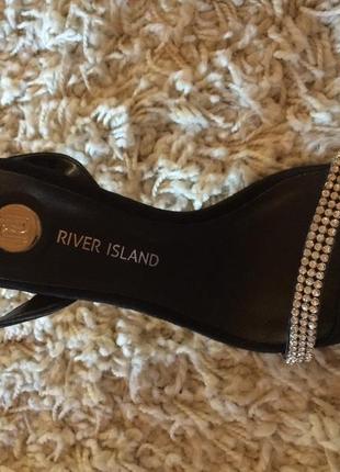 Шикарные босоножки river island