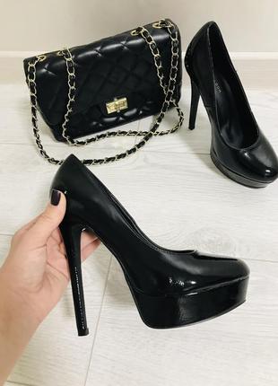 🖤нереально стильные лаковые туфли на шпильке и танкетке new look