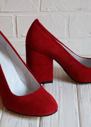 Шикарные красные туфли из натуральной замши , на каблуке 9см!
