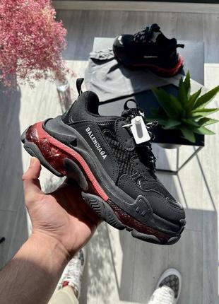 Крутейшие женские кроссовки в стиле balenciaga triple s clear sole black purple neon чёрные с красной подошвой