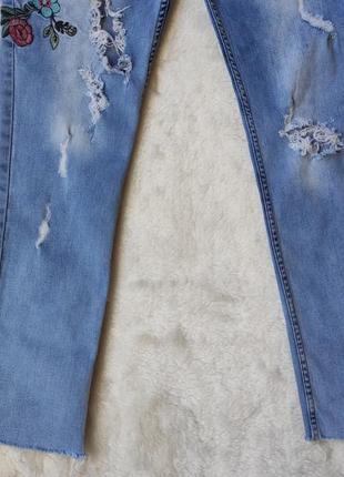 Голубые джинсы стрейч кроп скинни с цветочной вышивкой высокая талия посадка женские укороченные2 фото