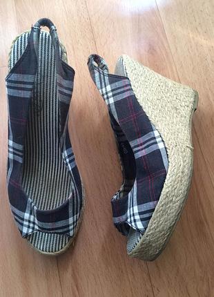 Босоножки на танкетке из веревки 37 размер