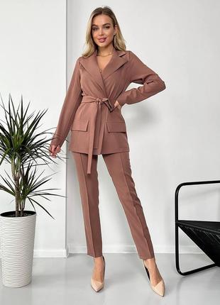 Стильный костюм