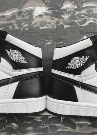 Мужские высокие кожаные кроссовки nike jordan 1 retro black white #найк6 фото