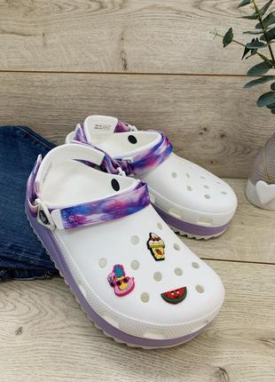 Кроксы наплатформенные crocs classic hiker solarized clog 207772-577