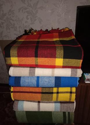 Пледи шерстяні, дуже теплі та приємні на дотик, розмір 190*200, ціна 400 гривень