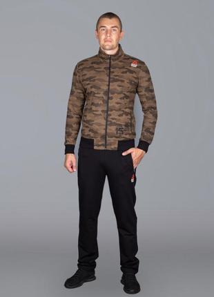 Мужской спортивный костюм för reebok.