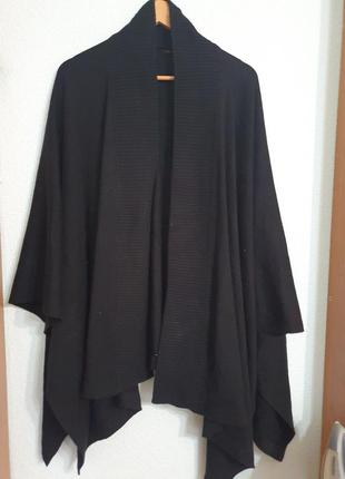 Красивое вязанное пончо