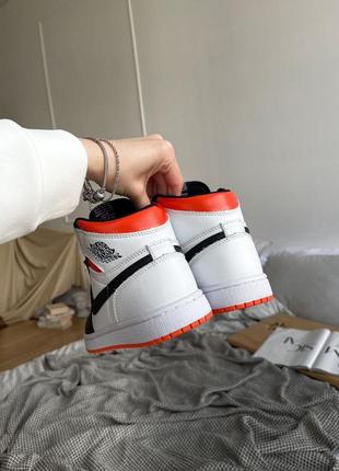 Женские кроссовки nike air jordan 1 white orange 38-392 фото