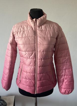 Розовая легкая куртка ветровка весенняя