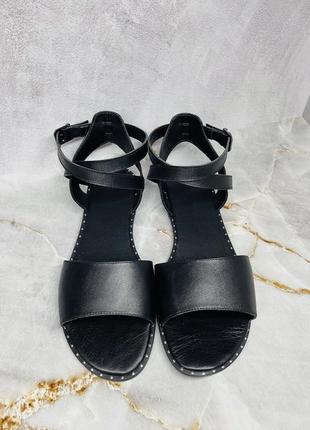 Босоножки кожа