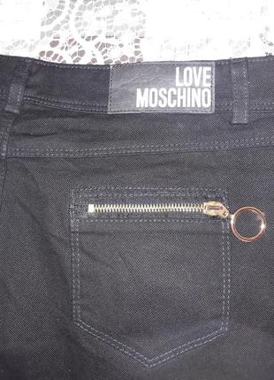 Джинсы,классика,черные.love moschino2 фото