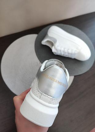 Білі кросівки кеди мокасини сліпони з перфорацією в стилі mcqueen2 фото