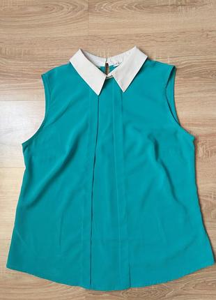 Бирюзовая блуза с белым воротничком