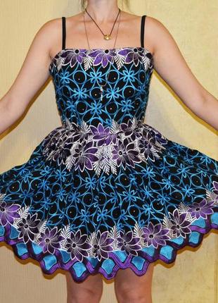 Роскошное платье с цветами и вышивкой dolce & gabbana6 фото