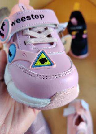 Стильні кросівки хамелеони для дівчинки білі рожеві 21-26 детские кроссовки для девочки деми weestep7 фото