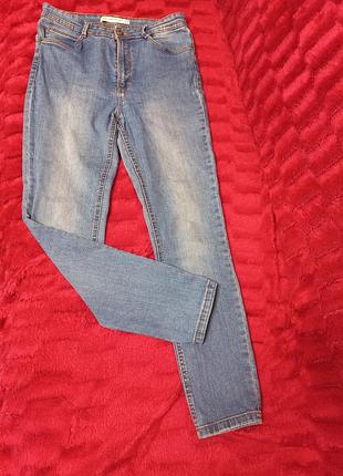 Джинсы, высокая посадка.