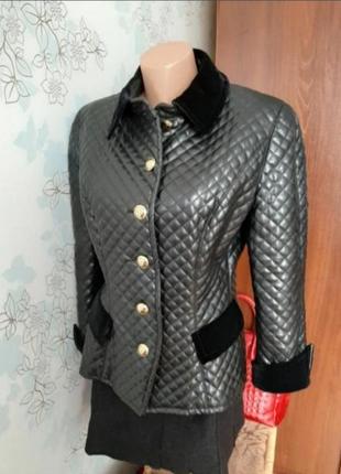 Гарна куртка