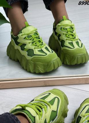 Зеленые яркие женские массивные кроссовки8 фото