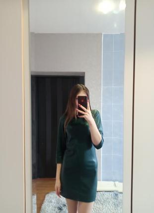 Сукня з штучної шкіри зеленого кольору